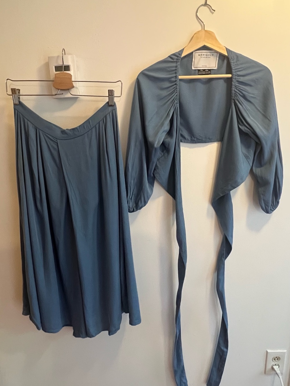 Marigold Dusty Blue Lemna & Joplin